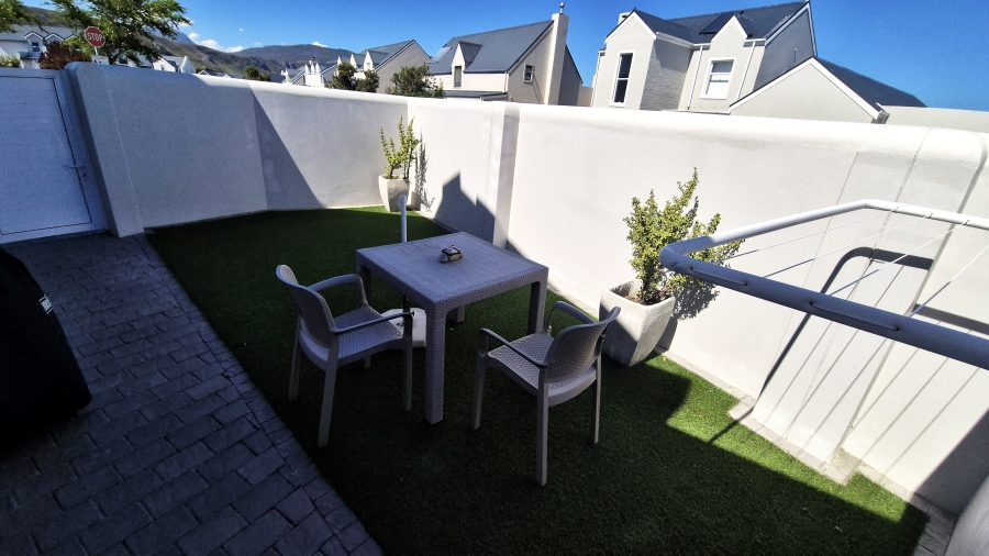 To Let 1 Bedroom Property for Rent in Westcliff Western Cape